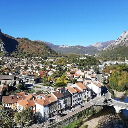 Quie, Ariege Maison Avec Jardin Au Coeur Des Montagnes Dom wakacyjny *