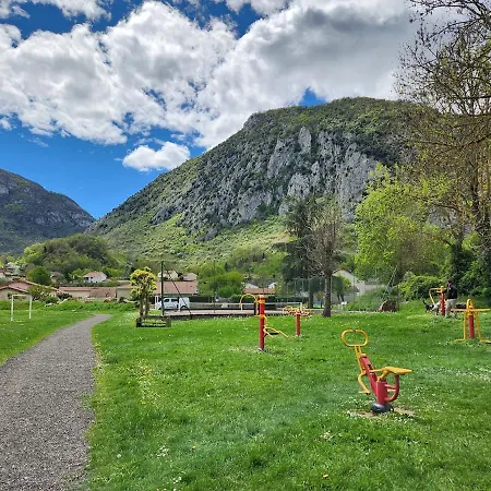 Quie, Ariege Maison Avec Jardin Au Coeur Des Montagnes Dom wakacyjny *